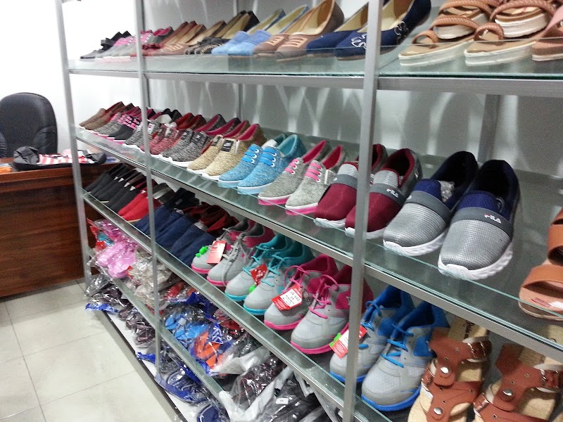Cilacap Fashion Lovers: Temukan Sepatu Terbaik di Toko Bismillah